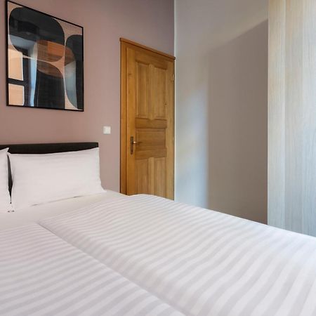 Bohemian Dreams Apartments And Suites By Dwellfort Praga Quarto foto