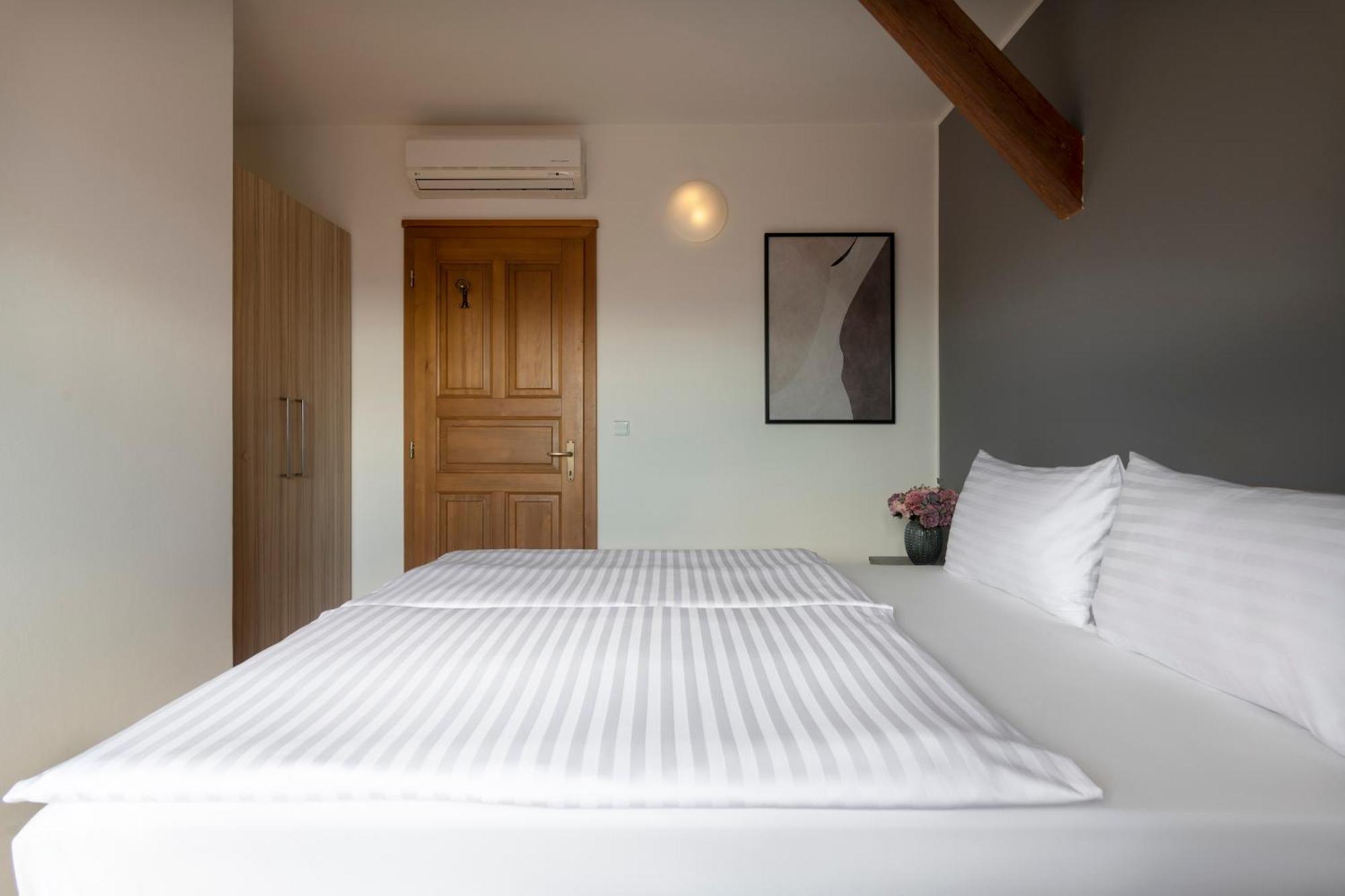 Bohemian Dreams Apartments And Suites By Dwellfort Praga Quarto foto