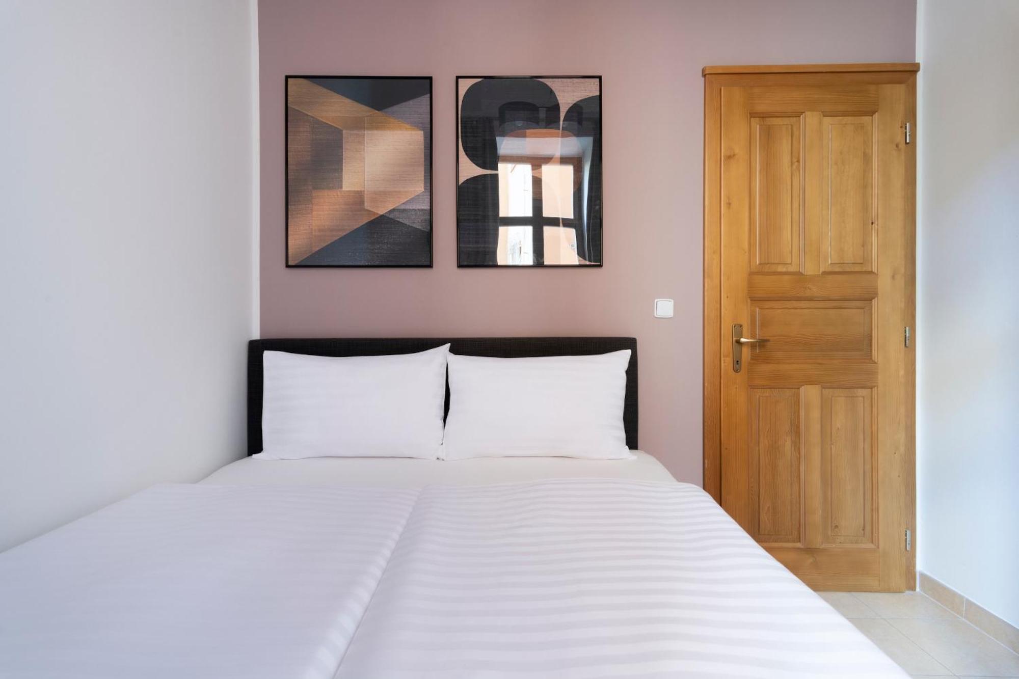 Bohemian Dreams Apartments And Suites By Dwellfort Praga Quarto foto